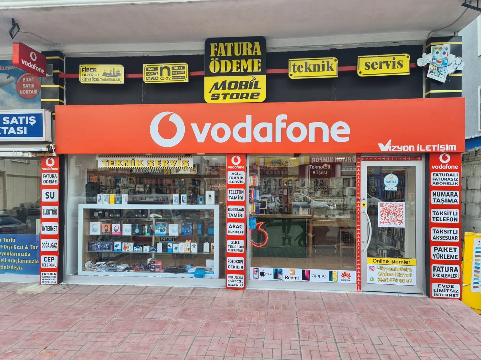 iPhone 12 Arka Cam Siyah